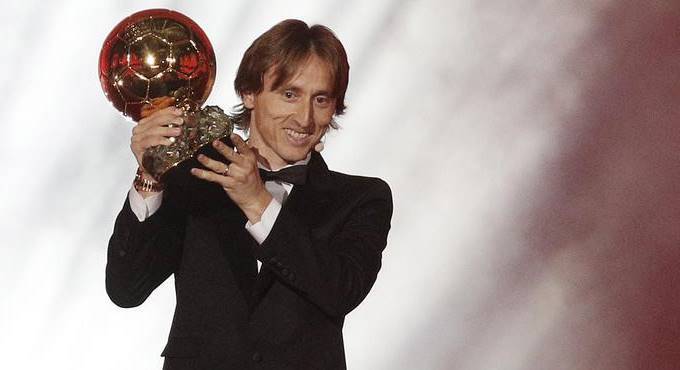 Pallone d’Oro 2018, la caduta dei giganti: il trofeo va a Luka Modric