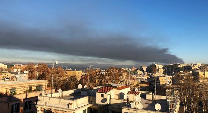 Maxirogo nell’impianto rifiuti Tmb di via Salaria, nube tossica invade il centro di Roma
