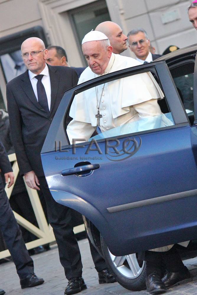 Papa Francesco in Piazza di Spagna per l&#8217;Omaggio all&#8217;Immacolata