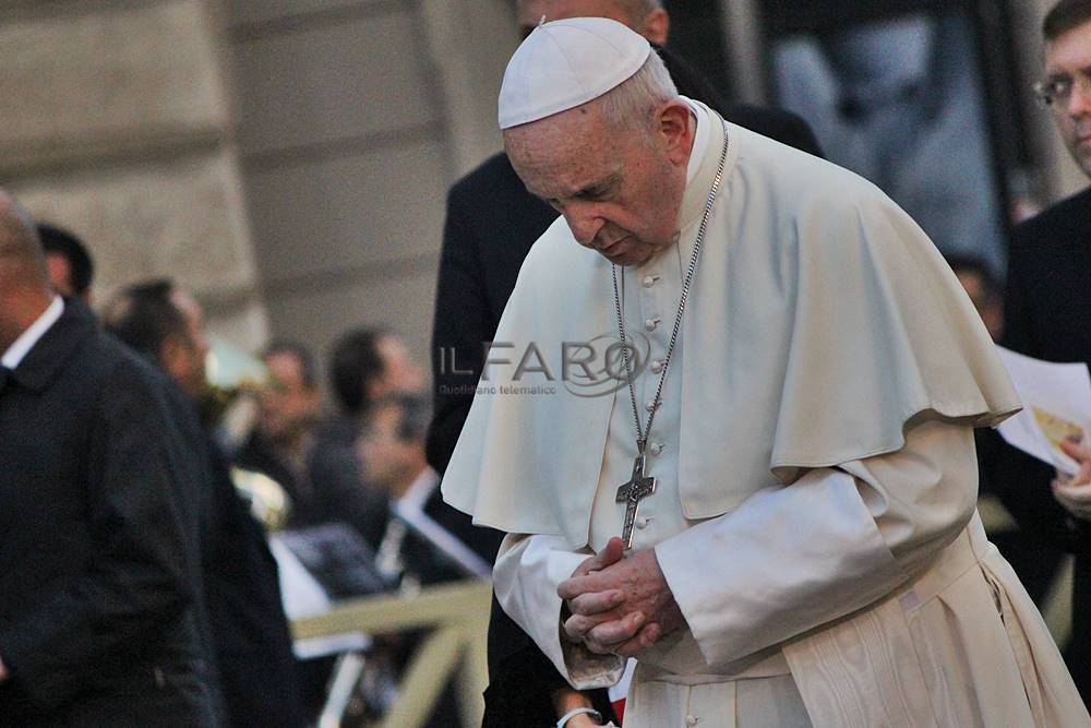 Papa Francesco in Piazza di Spagna per l&#8217;Omaggio all&#8217;Immacolata