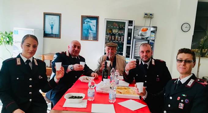 Acilia: pensionato in schiavitù, i carabinieri lo liberano e lo invitano a pranzo
