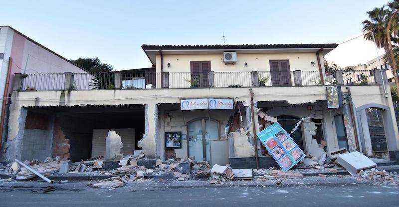 Sisma 4.9 a Catania, la scossa più violenta da quando è cominciata l’eruzione dell’Etna