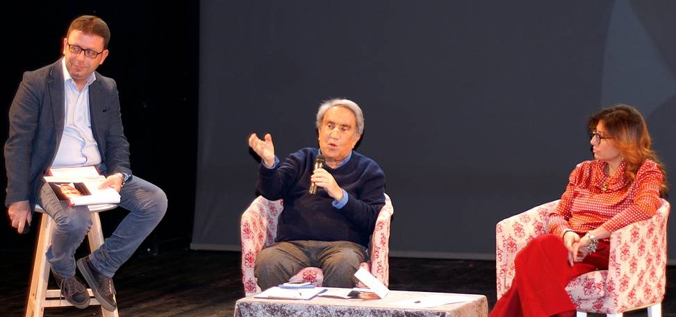 Presentato al Teatro Bolivar di Napoli il format “La politica a teatro” a cura del giornalista Emilio Fede
