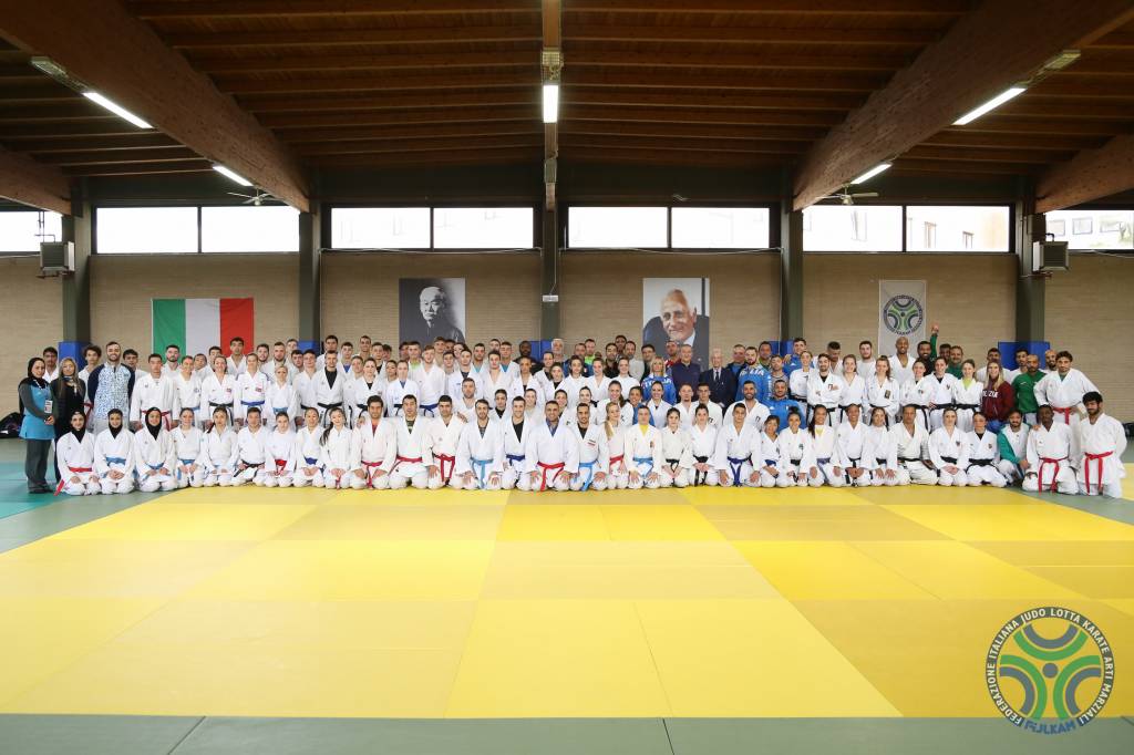 Karate, successo nel primo giorno del training mondiale alla Fijlkam