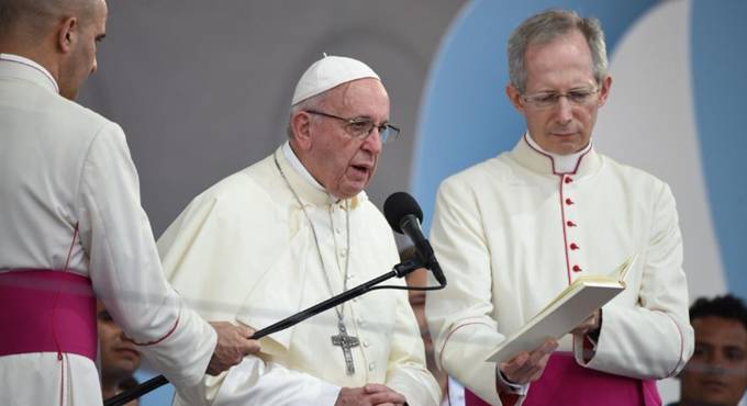 Gmg, il Papa alla Via Crucis: “Non possiamo tacere davanti alla cultura dell’abbandono e dello scarto”