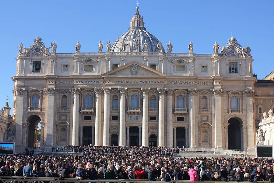 Vaticano, Messa e Angelus dell&#8217;Epifania 2019