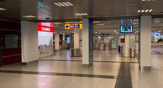 Fumo all’aeroporto di Ciampino, scalo chiuso e voli dirottati a Fiumicino