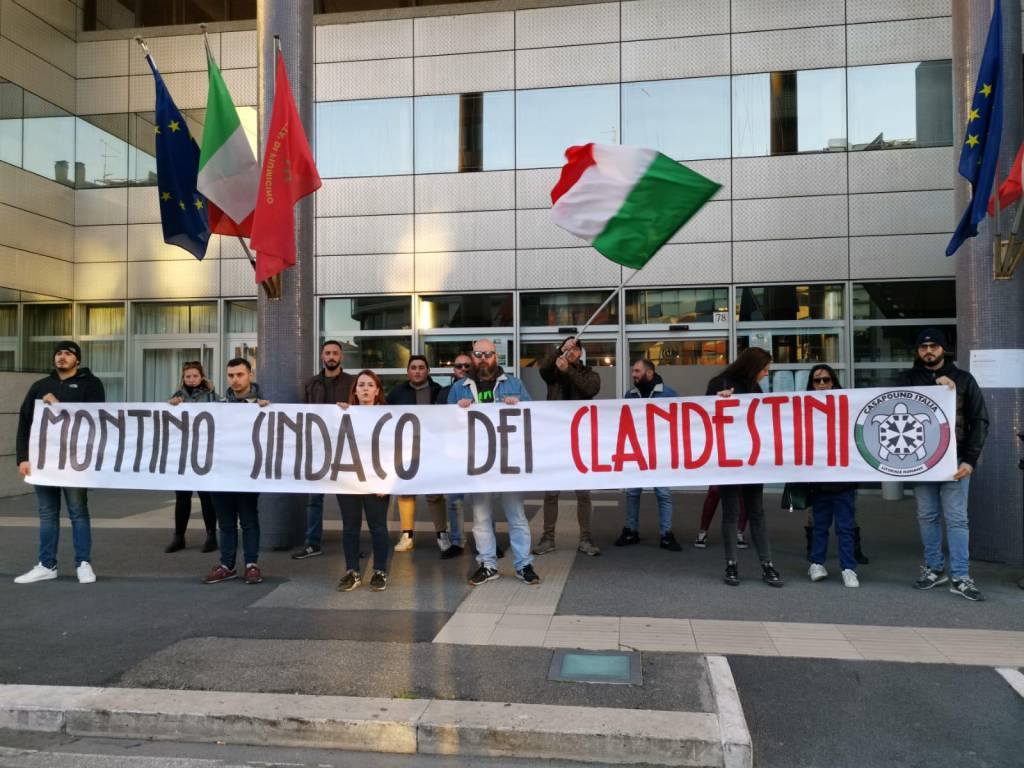 Fiumicino, Casapound in piazza contro Montino