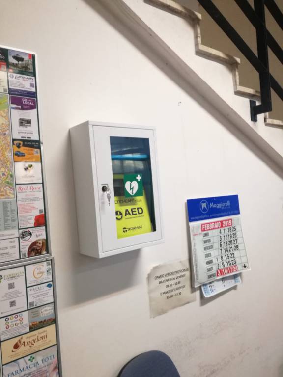 Installati due defibrillatori all’Urp e al teatro di Civitavecchia
