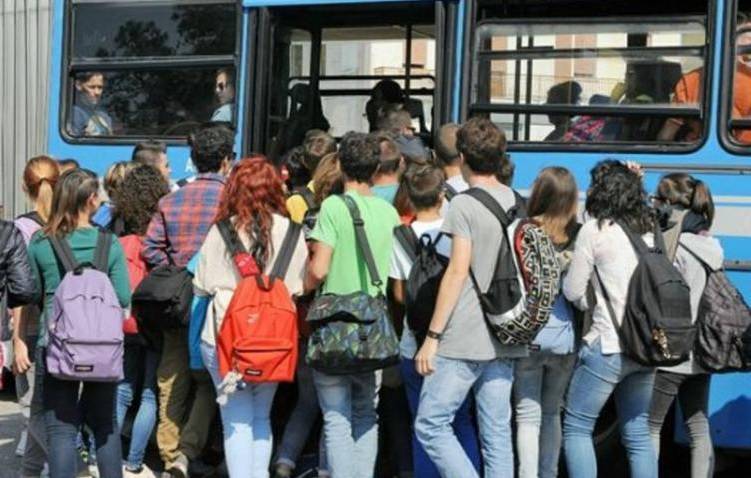 “La sinistra di Ardea”: 2.500 ragazzi costretti a migrare in altri comuni per continuare gli studi dopo la terza media