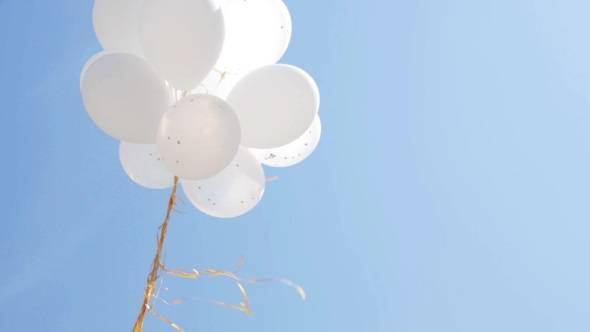 Giornata internazionale contro il cancro infantile, “pioggia” di palloncini bianchi sul Golfo di Gaeta