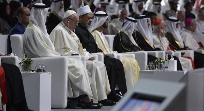 Il Papa agli islamici: “O costruiremo insieme l’avvenire o non ci sarà futuro”