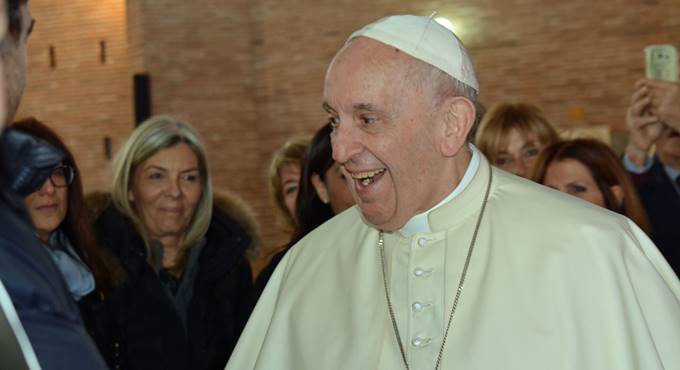 Papa Francesco incontra i clochard dell’aeroporto di Fiumicino