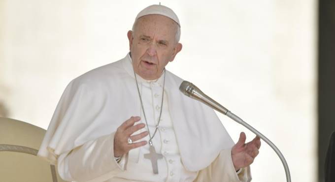 L’allarme del Papa: “I discorsi di alcuni politici di oggi mi ricordano Hilter”