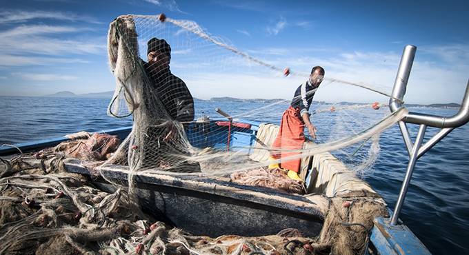 Lavori al Ponte Due Giugno di Fiumicino, l’associazione “Pesca Romana” contro il Comune