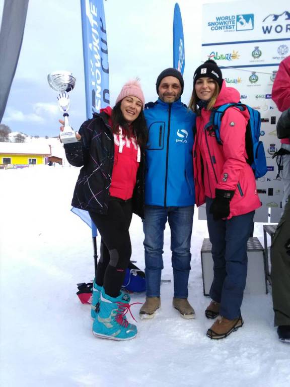 Snowkite, due campionesse in allenamento a Fregene
