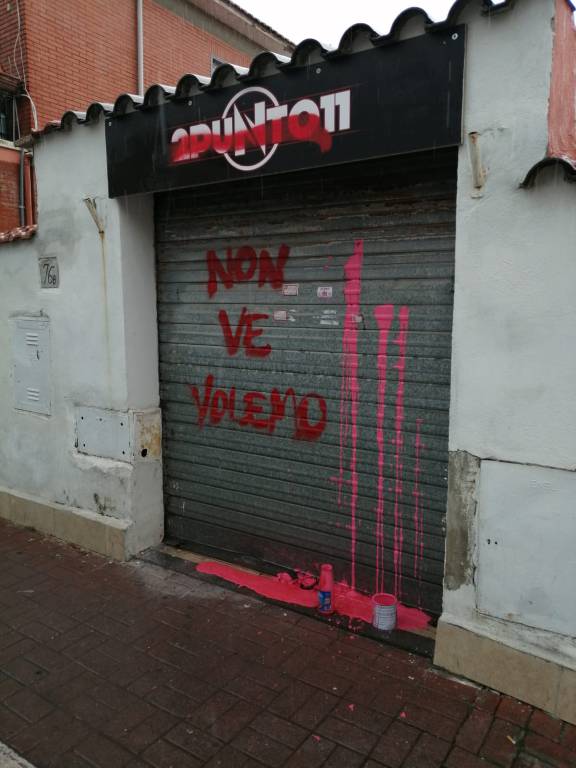 Fiumicino, vandalizzata la sede dell’associazione 2punto11