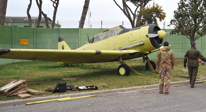 Fiumicino, nuova vita per l’aereo giallo di via Portuense