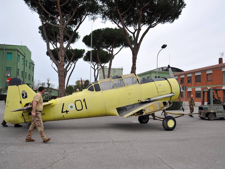 Fiumicino, nuova vita per l’aereo giallo di via Portuense