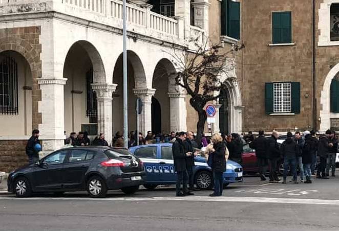 Ostia, sgombero dei residence: aggredito il capogruppo M5S del X Municipio