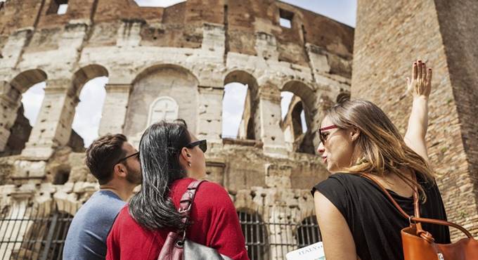 Roma, Matone e Santori (Lega): “Stop abusivi, subito una legge per tutelare le guide turistiche abilitate”