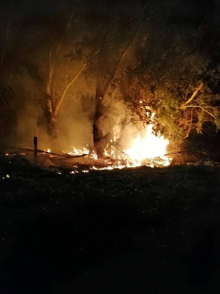 Incendio a Fondi, devastata la zona del laghetto degli Alfieri