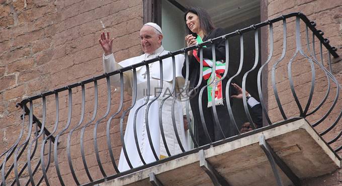 Papa Francesco in Campidoglio: “Roma è una città di ponti, mai dei muri”