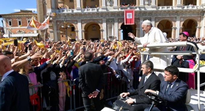 papa francesco loreto