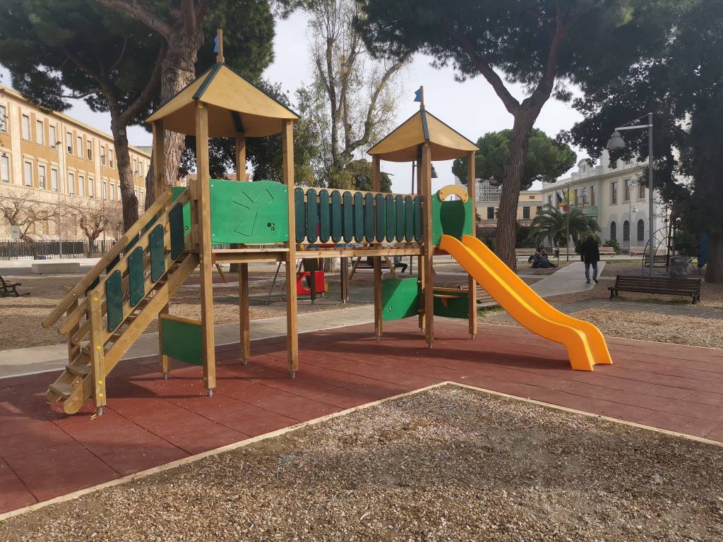 Civitavecchia, conclusi i lavori al parco del Pincio, Bertolini: “Un altro gesto di attenzione verso i più piccoli”