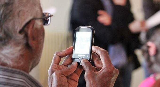“Anziani+Smart”, il progetto di formazione all’uso dello smartphone per gli over 65