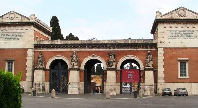Picca e Santori (Lega): “Cimiteri di Roma al collasso, da Raggi zero rispetto per i defunti”