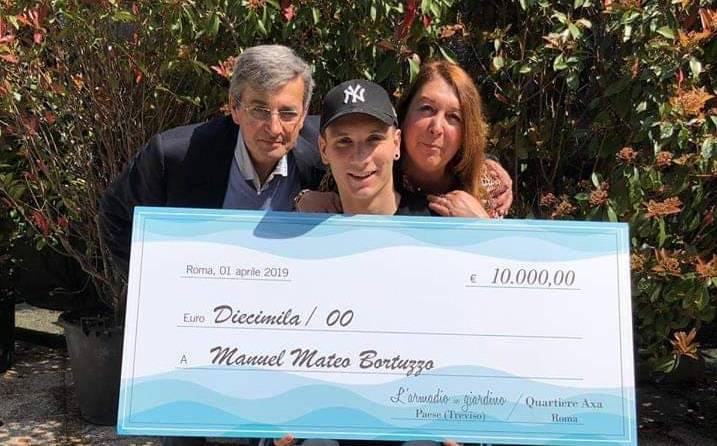 Axa e Padernello unite per Manuel: donati 10mila euro al nuotatore