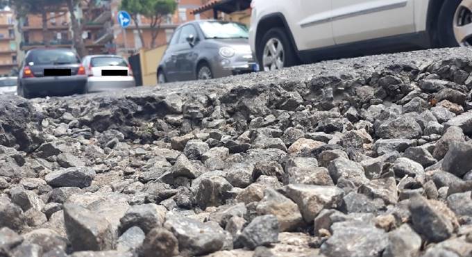 Ardea Domani: “L’iniziativa dei sacchetti di asfalto dimostra che la Città non si arrende”