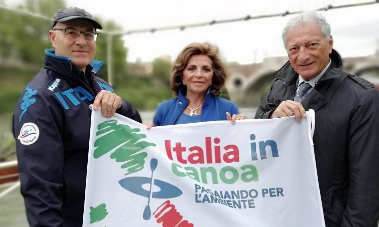 Italia in canoa, pagaiando per l’ambiente