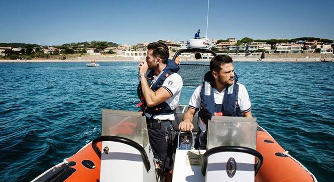 Gaeta, pratica sci nautico a ridosso del porto: multato