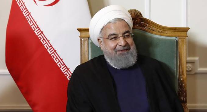 Iran, Rohani propone un referendum sul nucleare