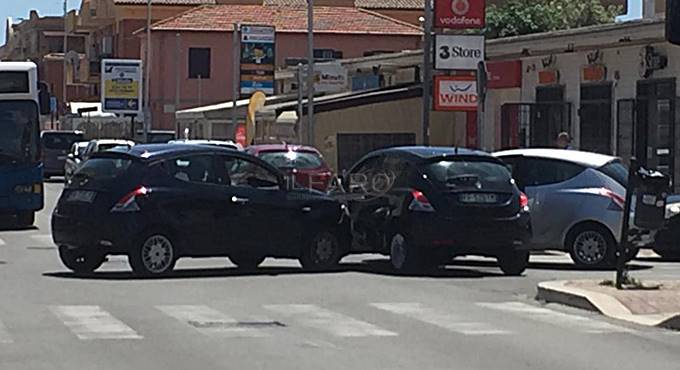 Fiumicino, incidente stradale in via Giorgio Giorgis
