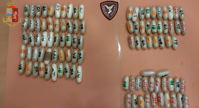 Roma, 120 ovuli di cocaina nascosti nello stomaco: arrestato corriere della droga