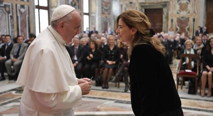 Il Papa ai giornalisti: “Il male fa notizia, ma non dimenticatevi di raccontare il bene”