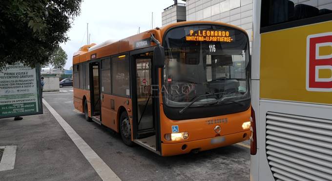 Fiumicino-Parco Leonardo, autobus rotti e corse saltate: la rabbia dei pendolari