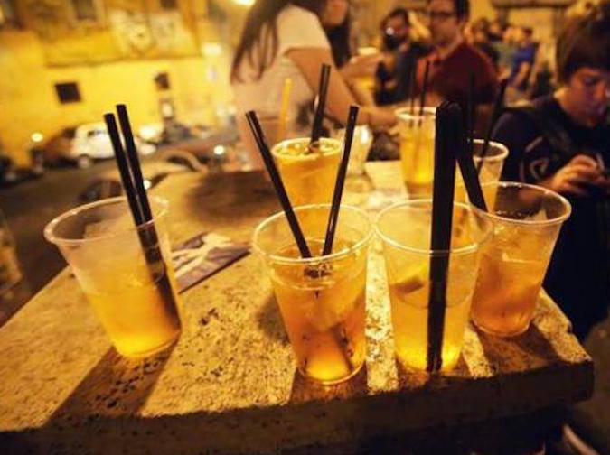 Roma, prorogato fino al 31 luglio divieto asporto di bevande alcoliche dalle 18 nei minimarket