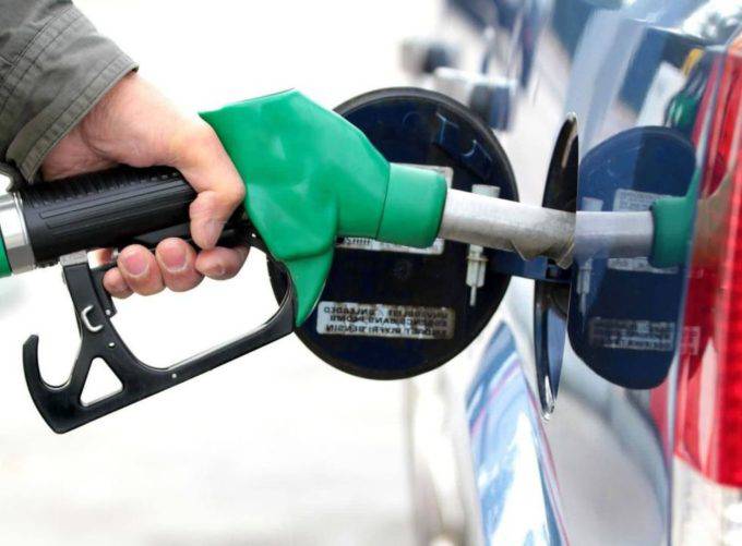 Caro carburante: i prezzi di benzina e diesel oggi in Italia