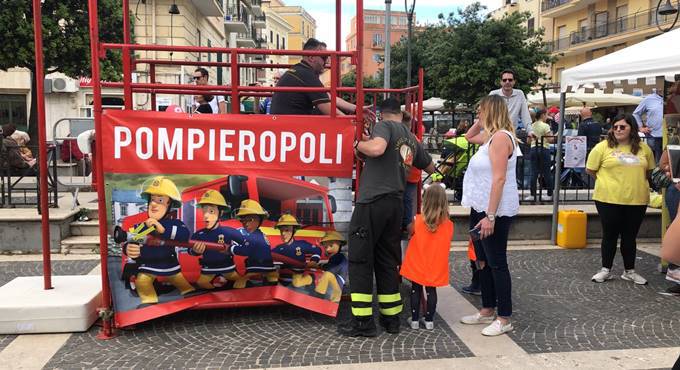 Anzio, tanti bambini in piazza Garibaldi per la quarta edizione di “Pompieropoli”