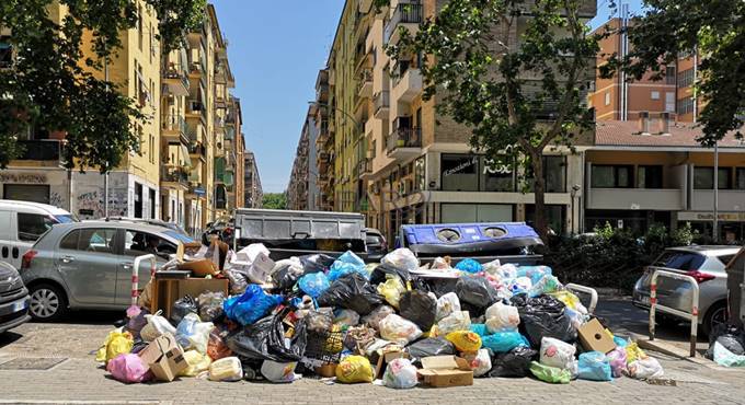 Emergenza rifiuti a Roma, accordo Campidoglio-Regione per una nuova discarica