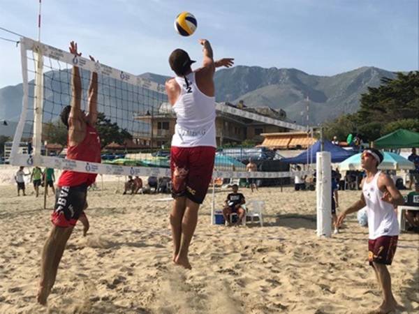 Spettacolo sulla sabbia: i favoriti dai pronostici dominano la tappa di Gianola del campionato under21 di beach volley