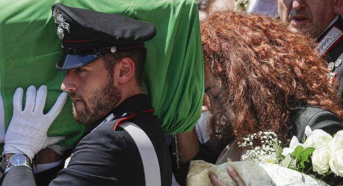 funerali carabiniere rega