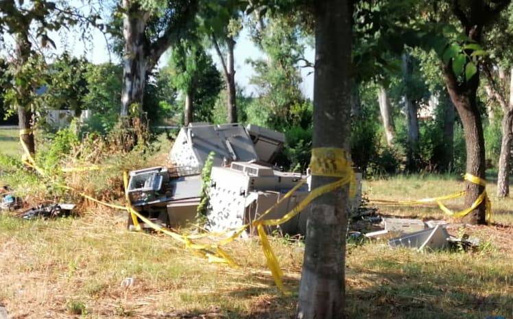 Fotocopiatrici abbandonate nel parco di via Lilloni, Sinistra Italiana: “Chiediamo la bonifica immediata dell’area”