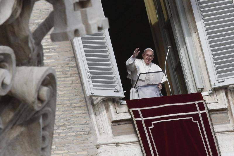 Il Papa: “Lo sguardo della Chiesa deve essere quello di Dio: mai di condanna, sempre di compassione”