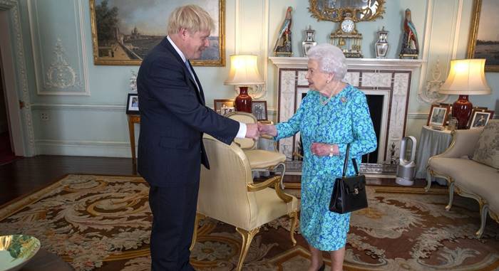 Bufera Brexit, Johnson chiede alla Regina di chiudere il Parlamento