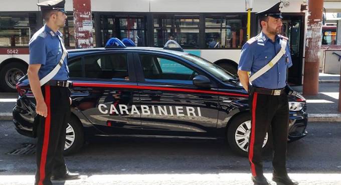 Roma, tenta di rubare un’auto nel parcheggio di Anagnina: arrestato 28enne